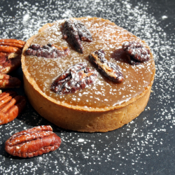 Tarte aux noix de Pécan et caramel pistache (individuelle)